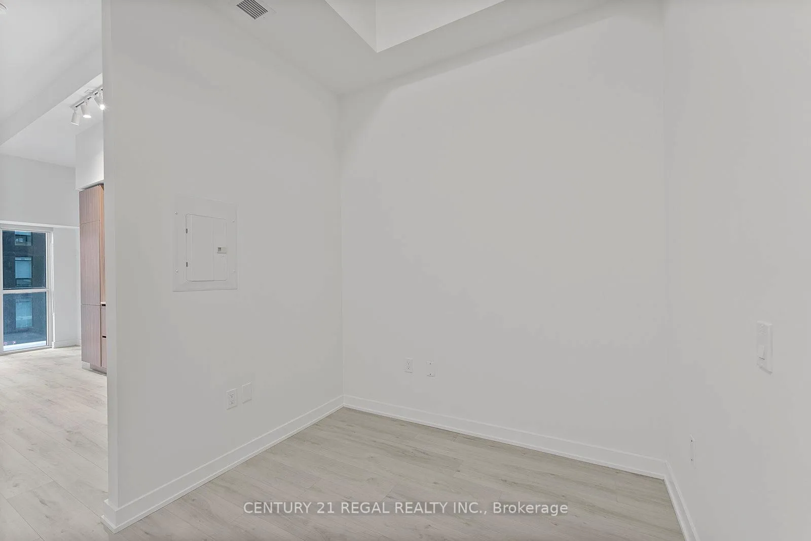 Photo 7 of Unit 1303, 110 Broadway Avenue, Toronto, Mount Pleasant West — HOMEH