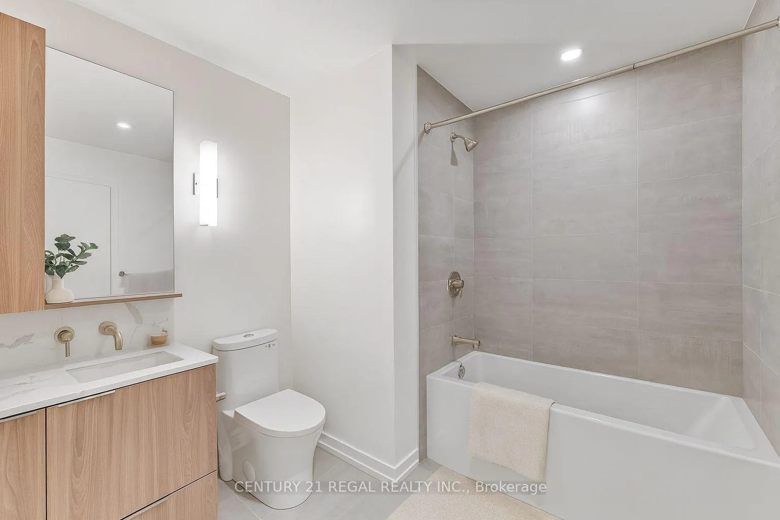 Photo 26 of Unit 1303, 110 Broadway Avenue, Toronto, Mount Pleasant West — HOMEH