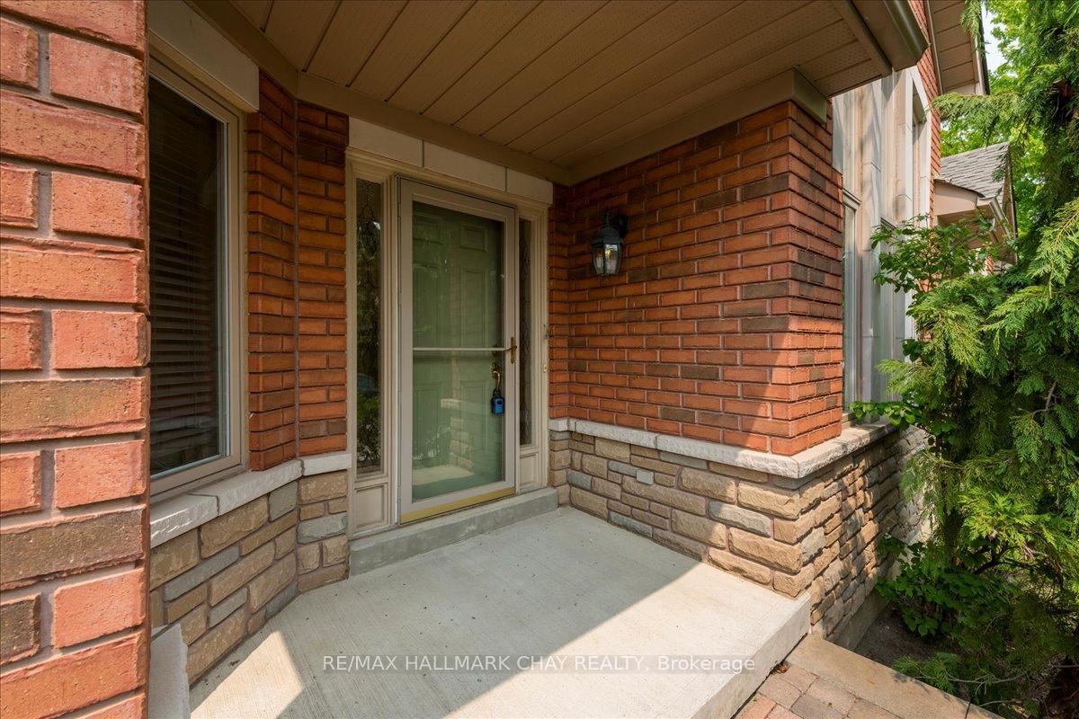 Photo 5 of 17 Artisan Lane, New Tecumseth, Alliston — HOMEH