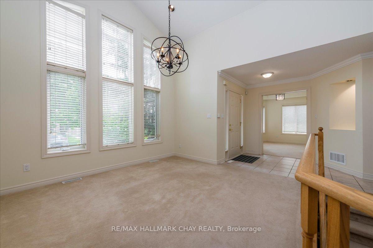 Photo 9 of 17 Artisan Lane, New Tecumseth, Alliston — HOMEH