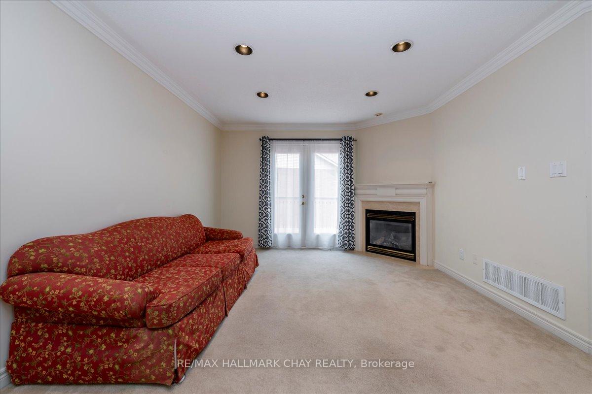 Photo 12 of 17 Artisan Lane, New Tecumseth, Alliston — HOMEH
