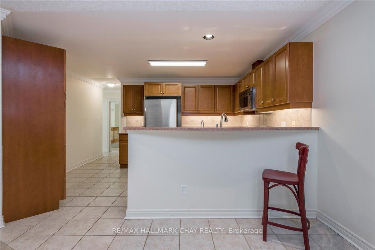 Photo 14 of 17 Artisan Lane, New Tecumseth, Alliston — HOMEH