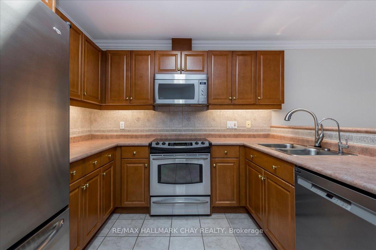 Photo 16 of 17 Artisan Lane, New Tecumseth, Alliston — HOMEH