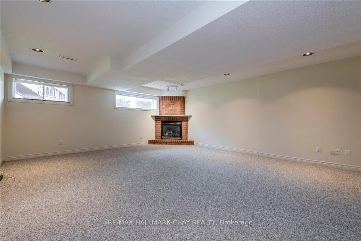 Photo 25 of 17 Artisan Lane, New Tecumseth, Alliston — HOMEH