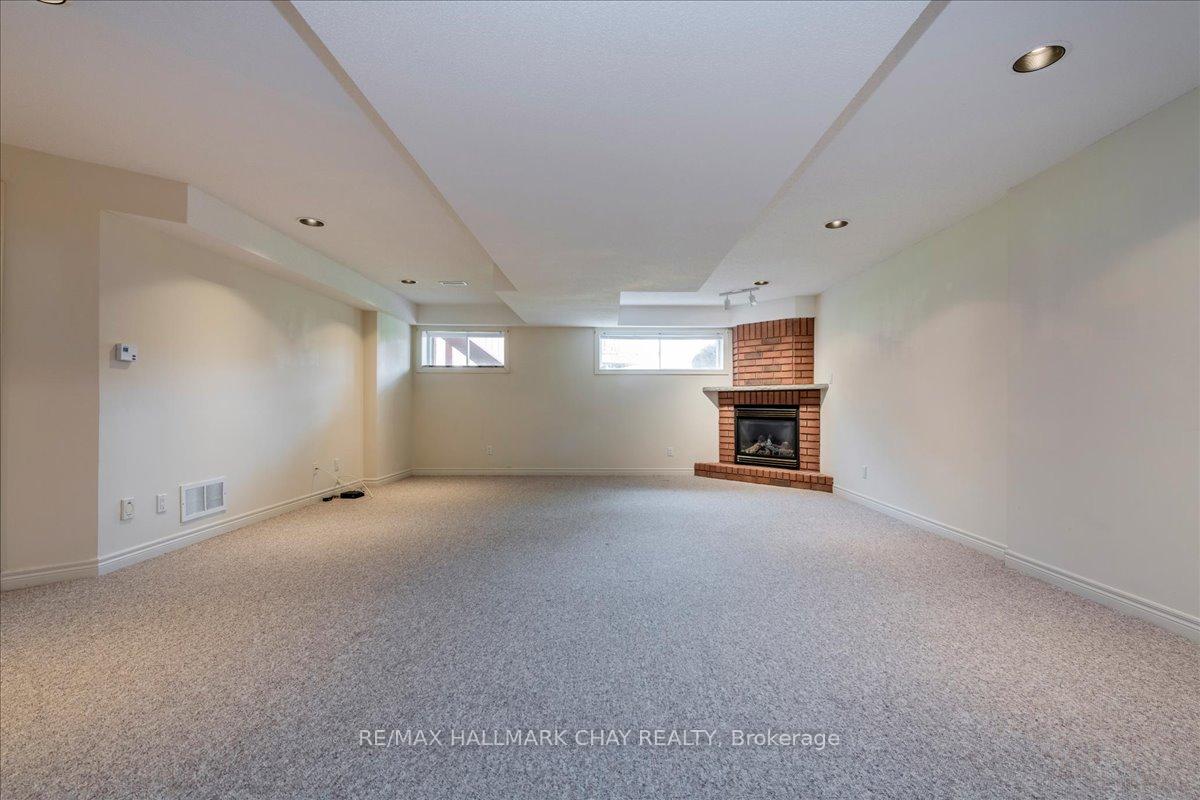 Photo 26 of 17 Artisan Lane, New Tecumseth, Alliston — HOMEH