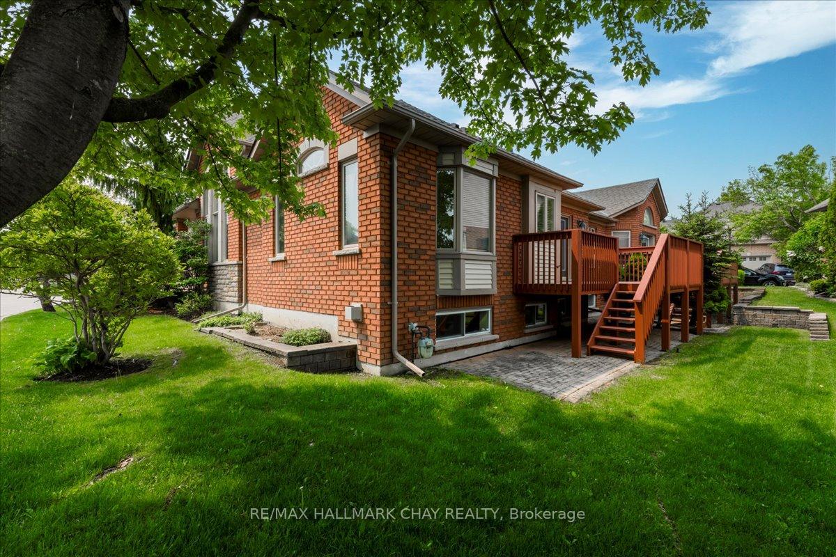 Photo 36 of 17 Artisan Lane, New Tecumseth, Alliston — HOMEH