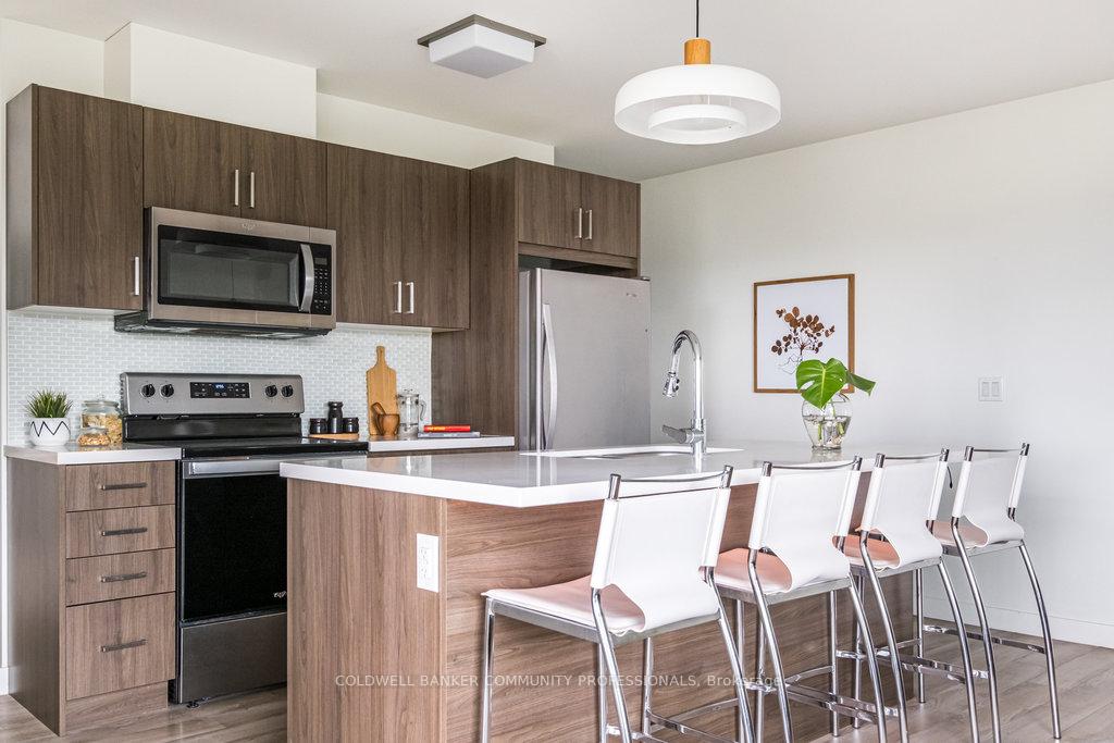 Photo 5 of Unit 404, 467 Charlton Avenue E, Hamilton, Stinson — HOMEH