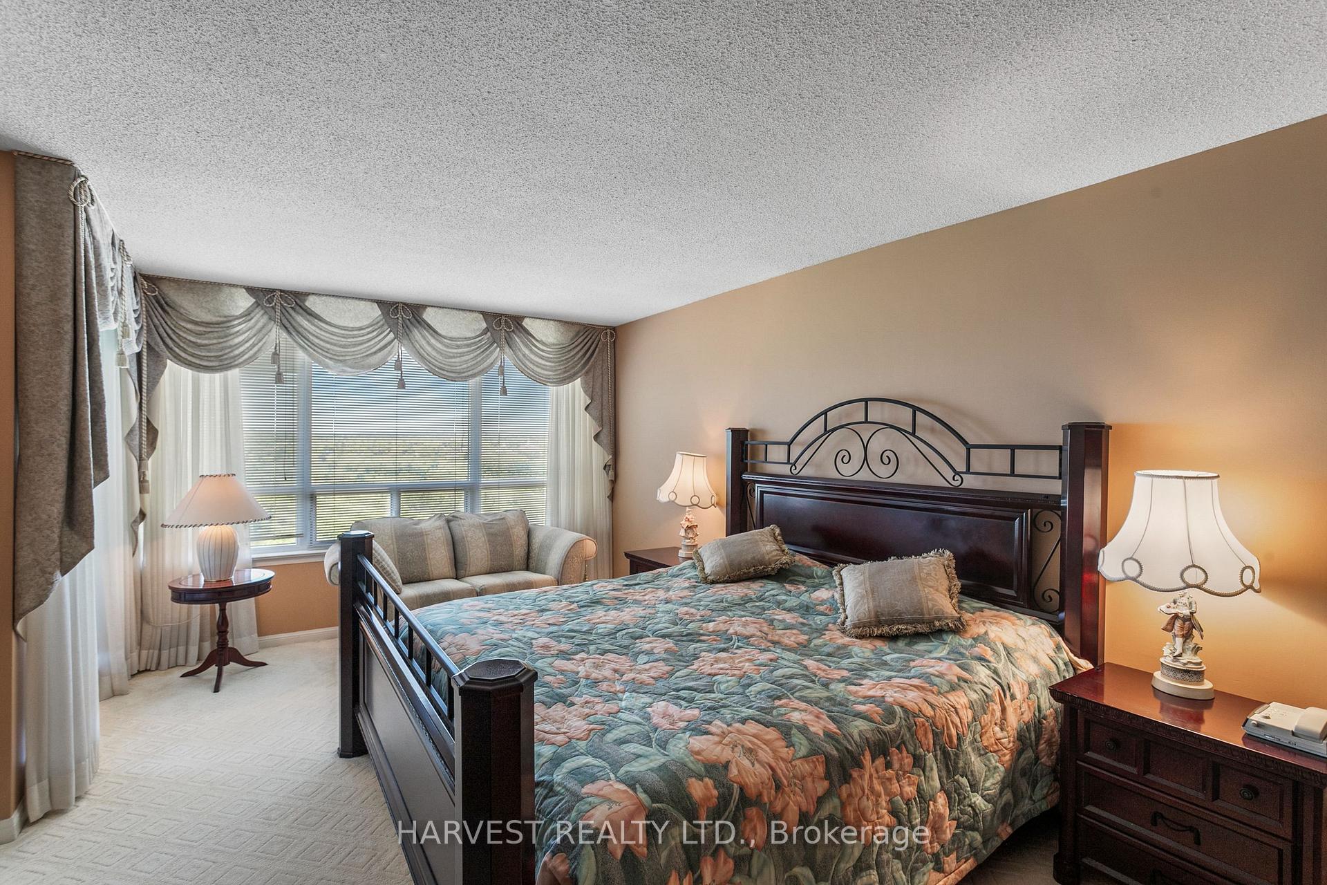 Photo 2 of Unit Unit #1210, 610 Bullock Drive, Markham, Markville — HOMEH