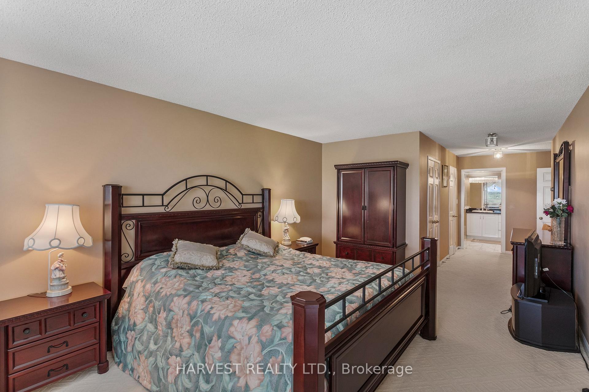 Photo 3 of Unit Unit #1210, 610 Bullock Drive, Markham, Markville — HOMEH