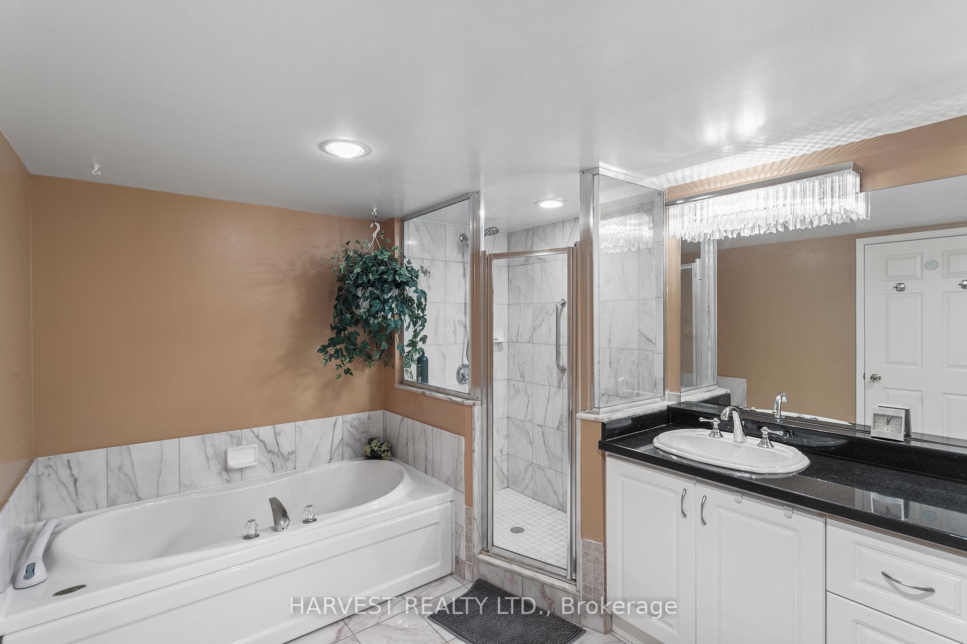 Photo 6 of Unit Unit #1210, 610 Bullock Drive, Markham, Markville — HOMEH
