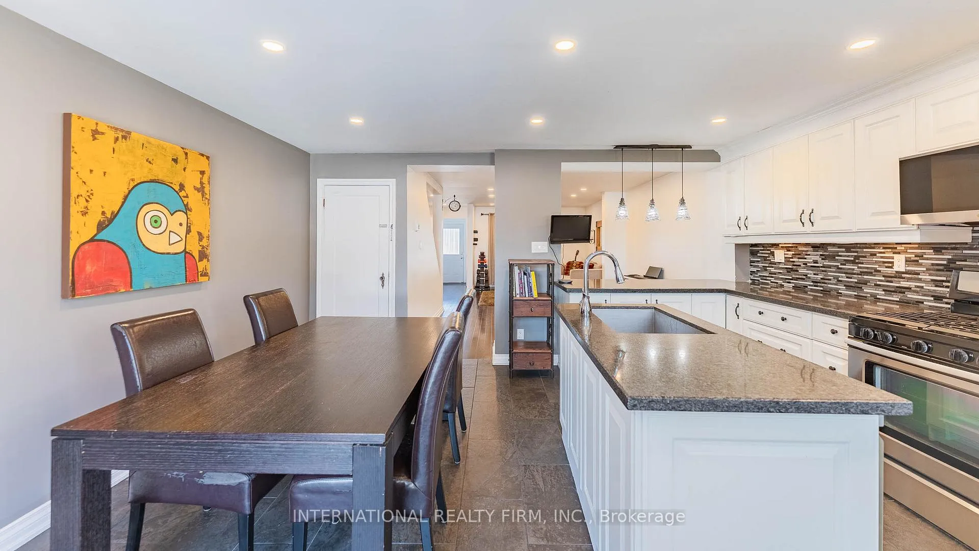 Photo 12 of 25 Teignmouth Avenue, Toronto, Caledonia-Fairbank — HOMEH