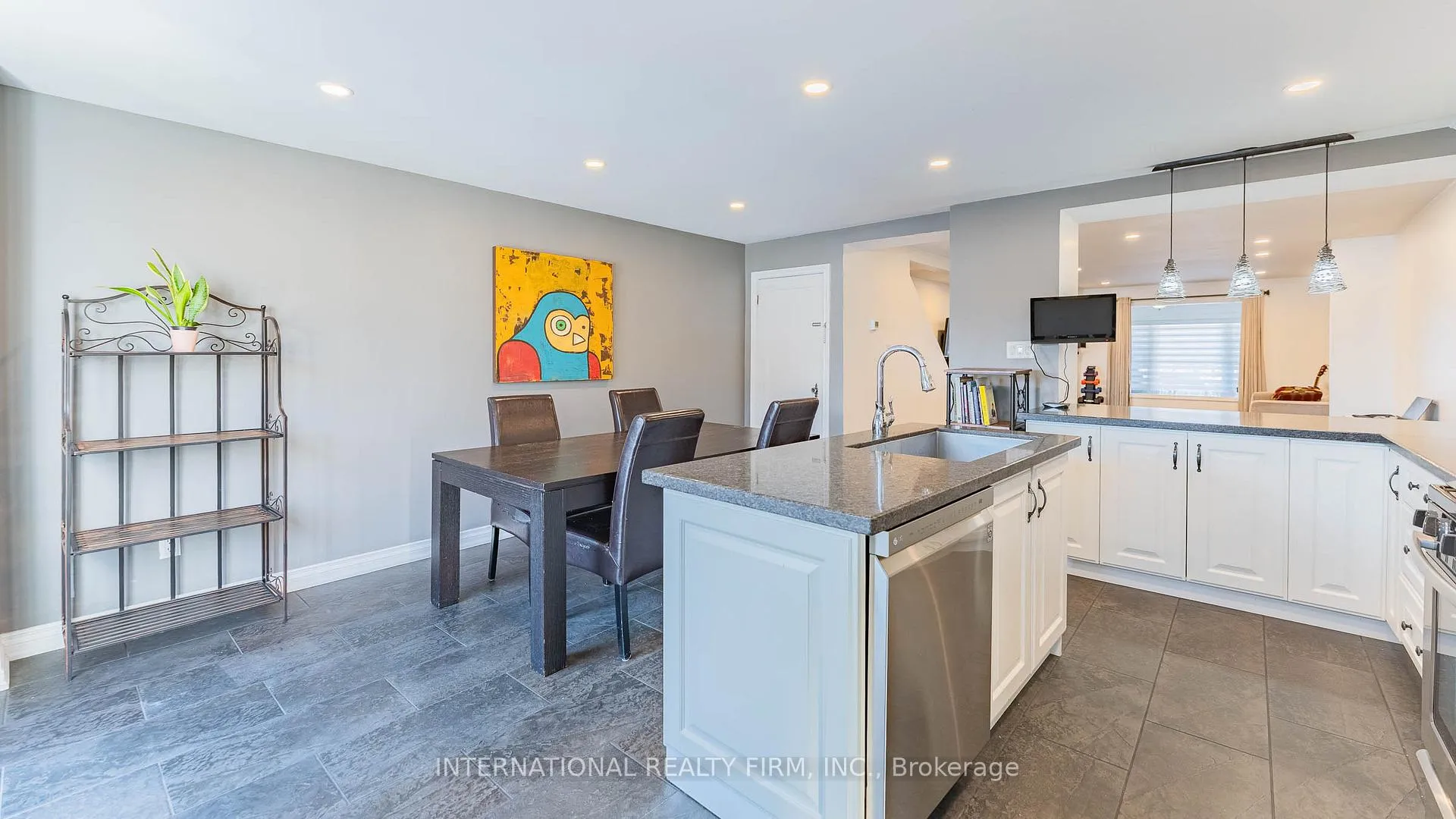 Photo 13 of 25 Teignmouth Avenue, Toronto, Caledonia-Fairbank — HOMEH
