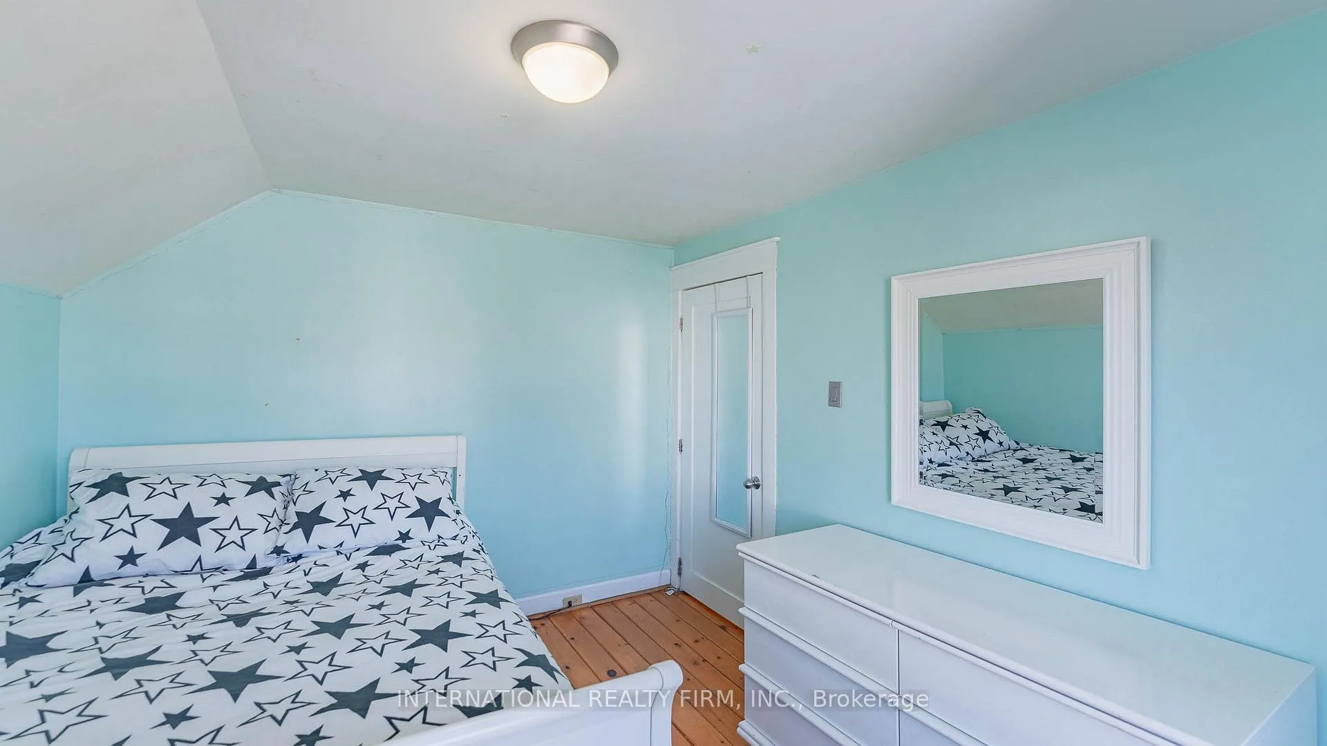 Photo 19 of 25 Teignmouth Avenue, Toronto, Caledonia-Fairbank — HOMEH