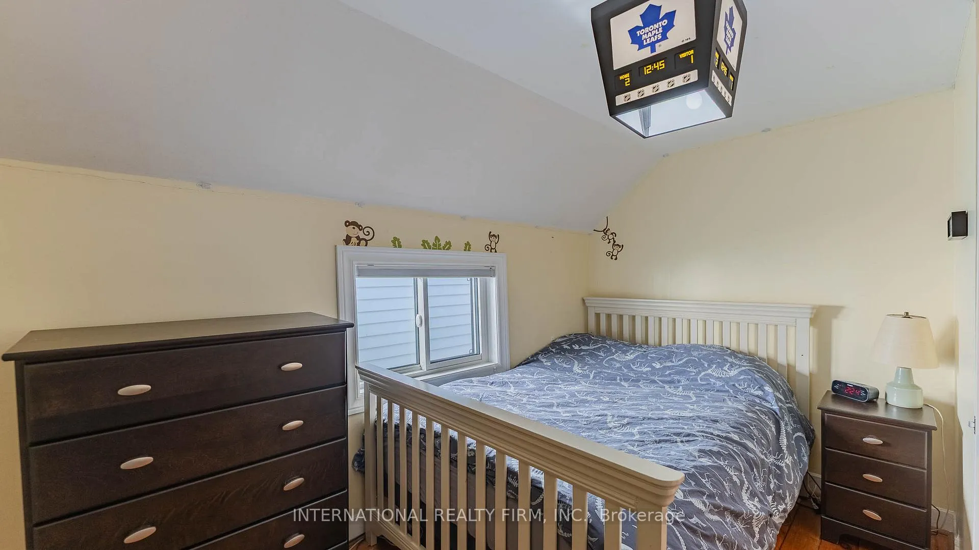 Photo 20 of 25 Teignmouth Avenue, Toronto, Caledonia-Fairbank — HOMEH