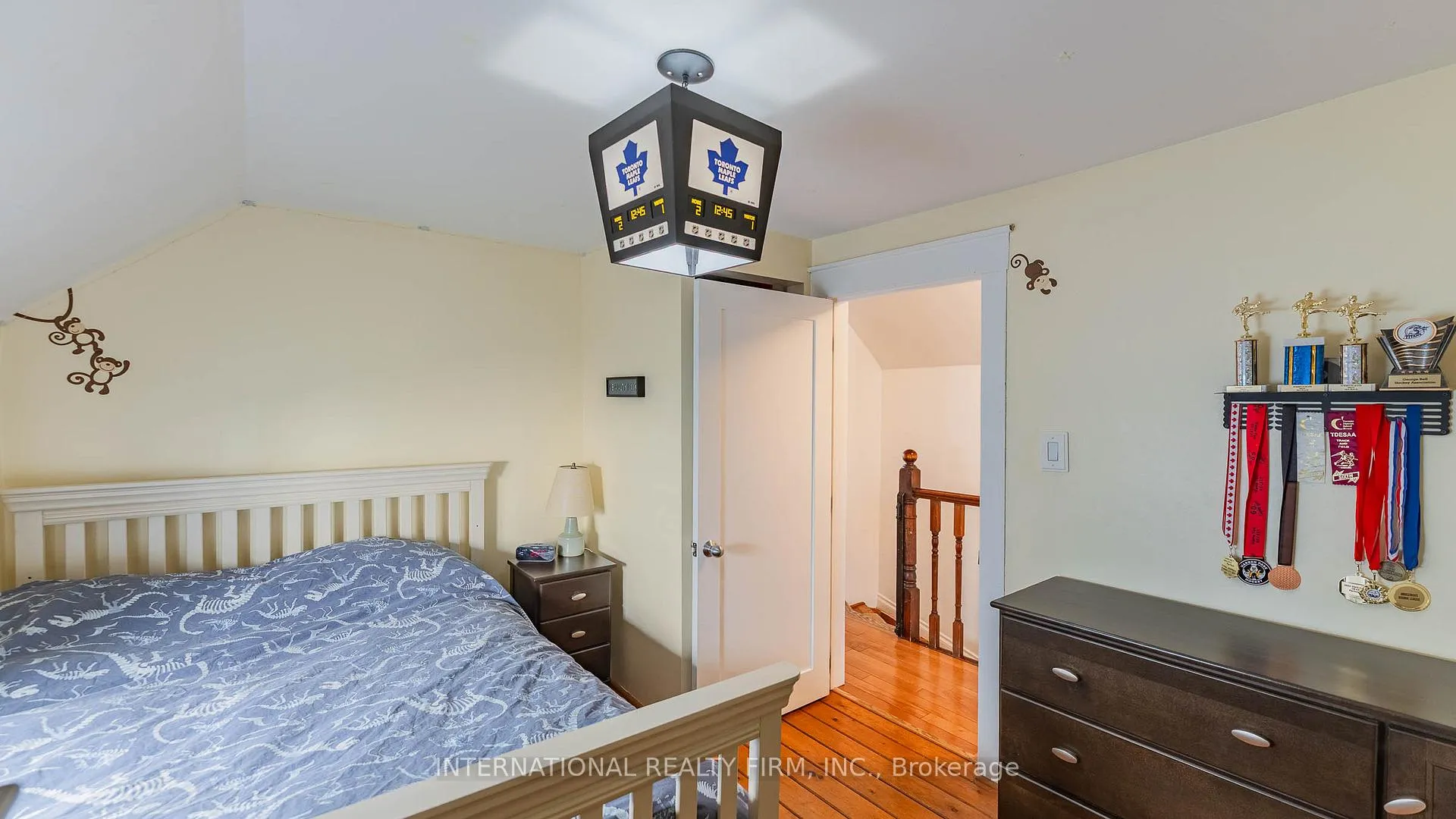 Photo 21 of 25 Teignmouth Avenue, Toronto, Caledonia-Fairbank — HOMEH