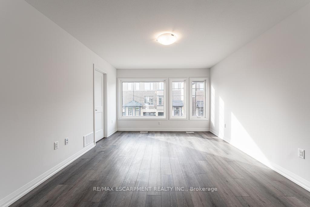 Photo 10 of Unit 22, 106 Court Drive, Brant, Paris — HOMEH