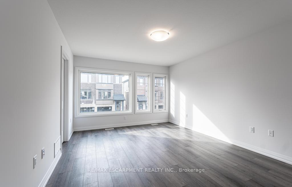 Photo 11 of Unit 22, 106 Court Drive, Brant, Paris — HOMEH