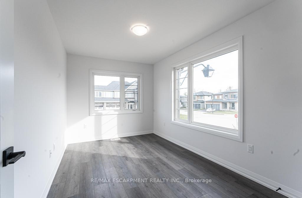 Photo 14 of Unit 22, 106 Court Drive, Brant, Paris — HOMEH