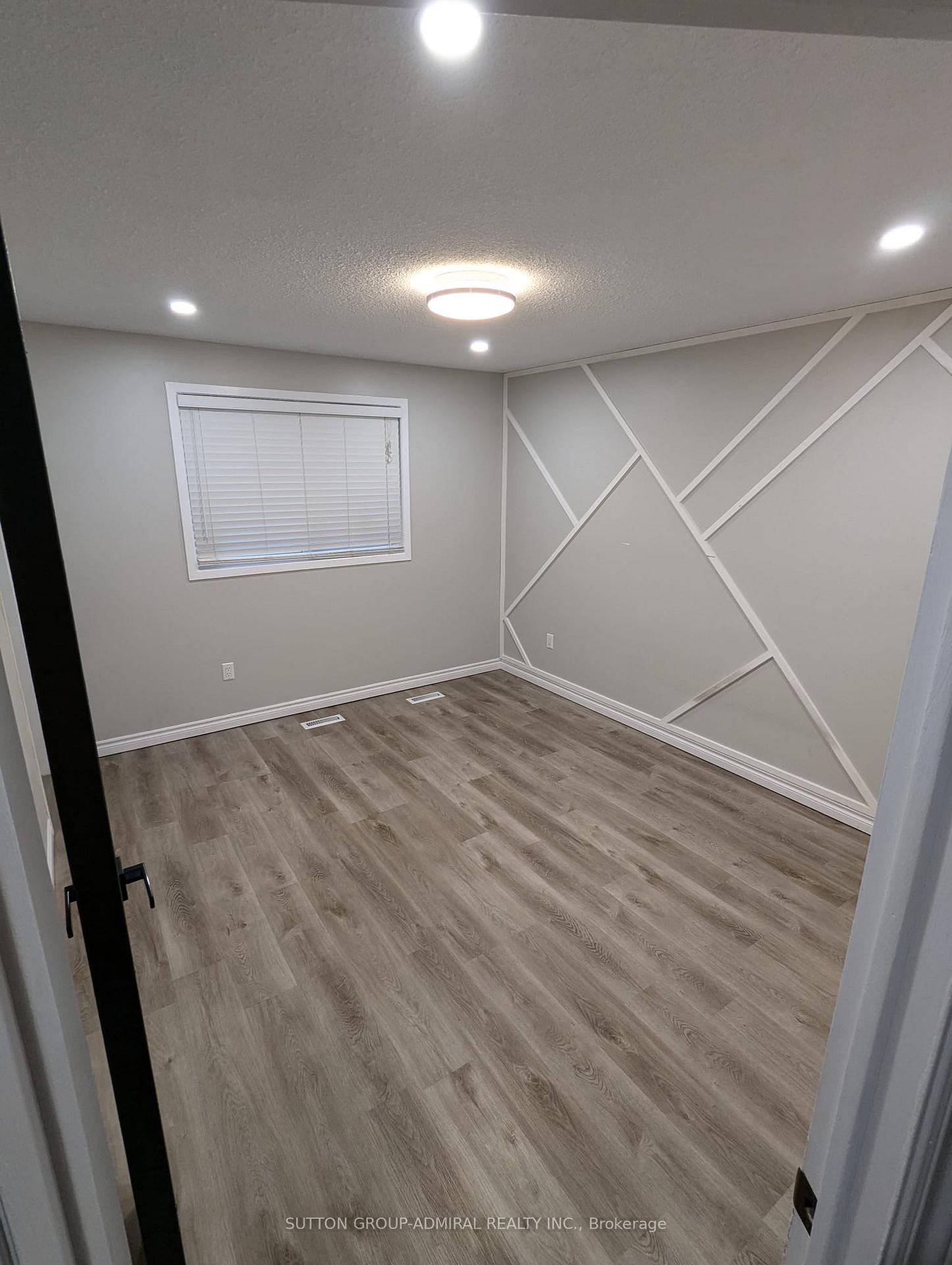 Photo 9 of 29 Eileen Drive, Barrie, Allandale Heights — HOMEH