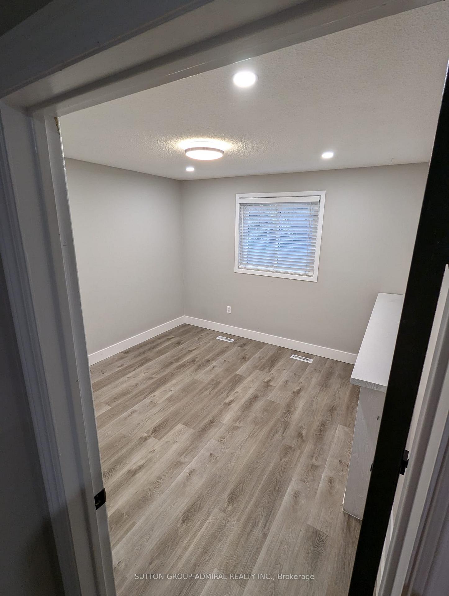 Photo 16 of 29 Eileen Drive, Barrie, Allandale Heights — HOMEH