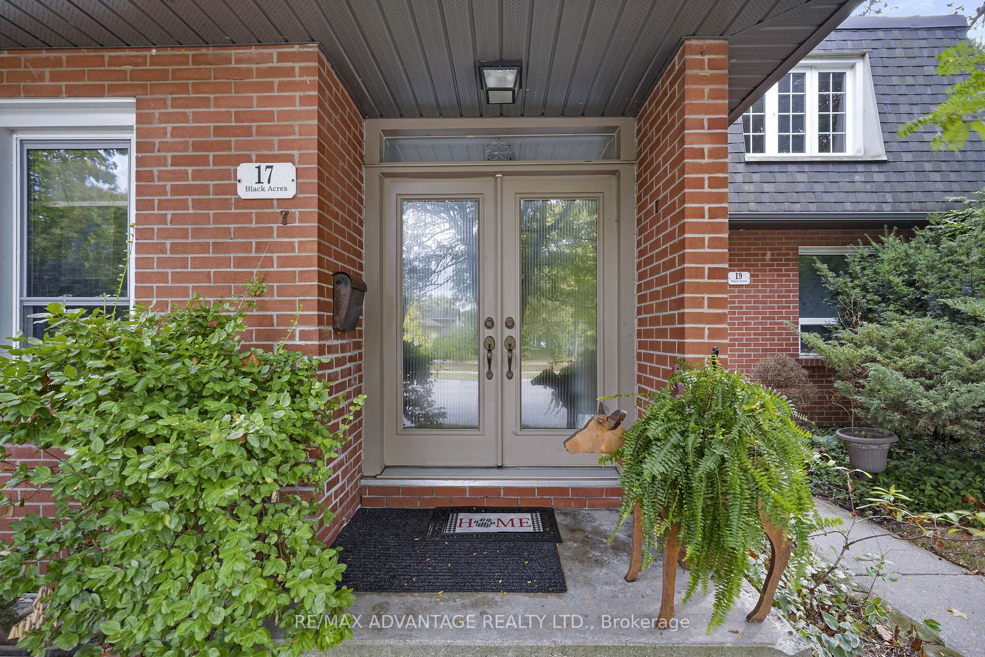 Photo 2 of 17 Blackacres Boulevard, London, North F — HOMEH
