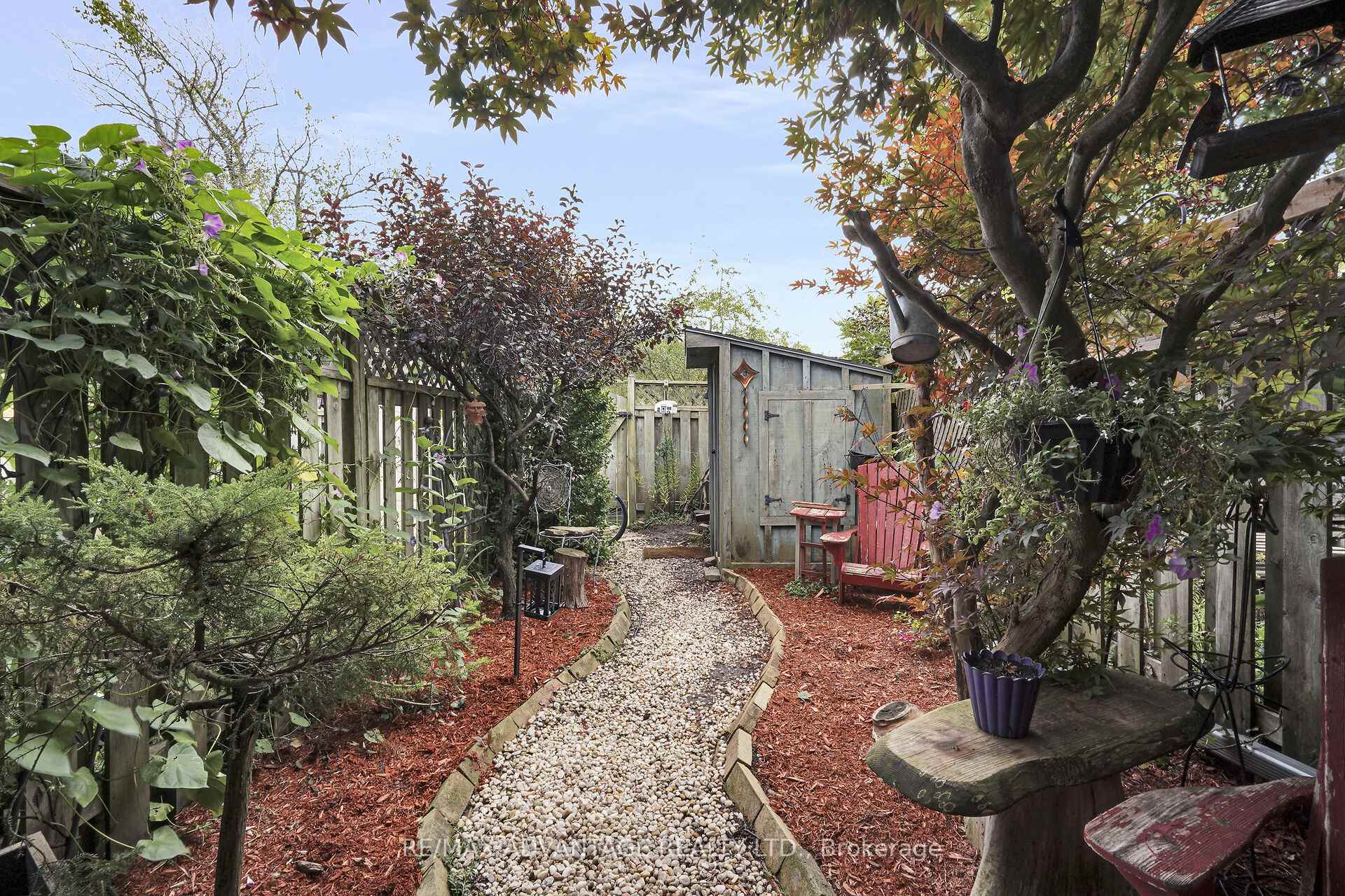 Photo 4 of 17 Blackacres Boulevard, London, North F — HOMEH