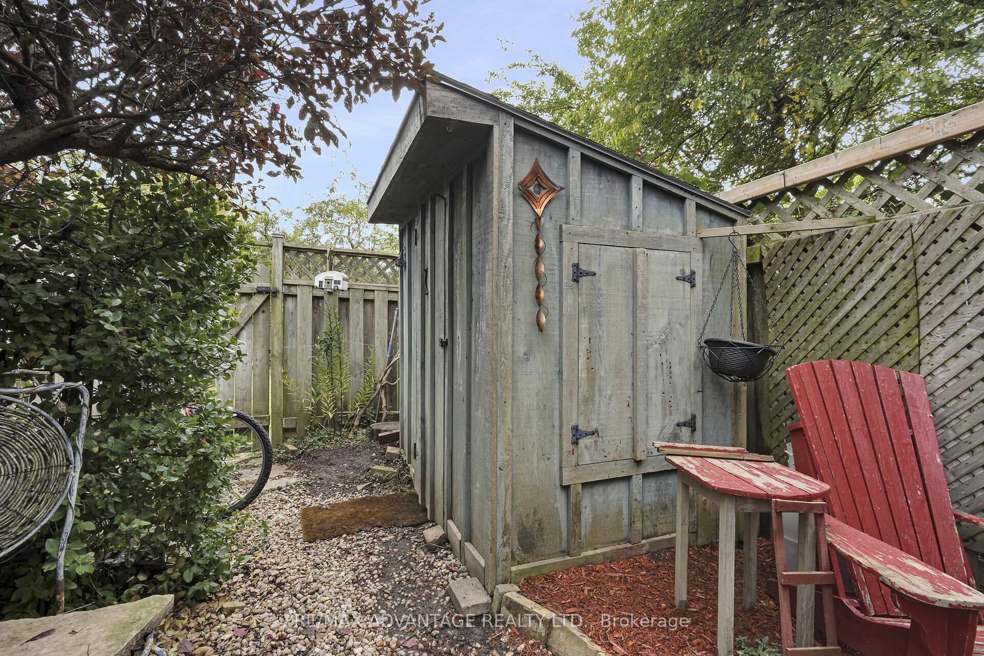 Photo 5 of 17 Blackacres Boulevard, London, North F — HOMEH