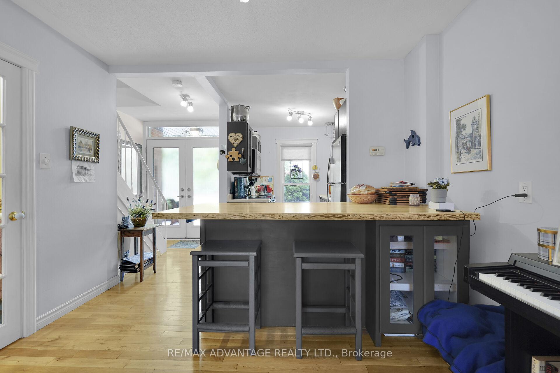 Photo 15 of 17 Blackacres Boulevard, London, North F — HOMEH