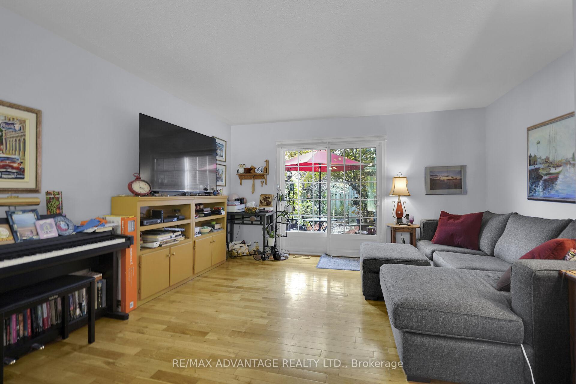 Photo 20 of 17 Blackacres Boulevard, London, North F — HOMEH