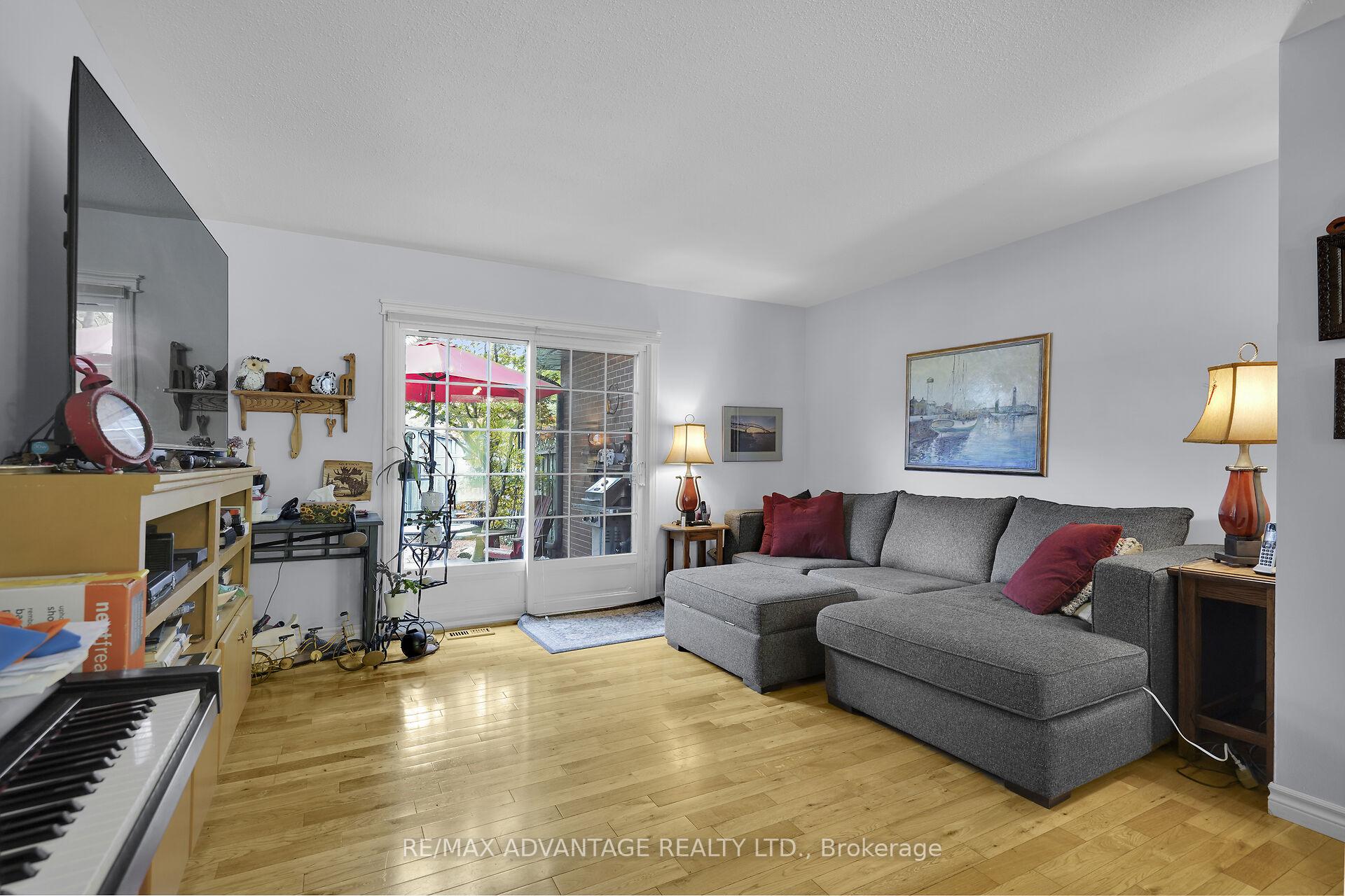 Photo 21 of 17 Blackacres Boulevard, London, North F — HOMEH
