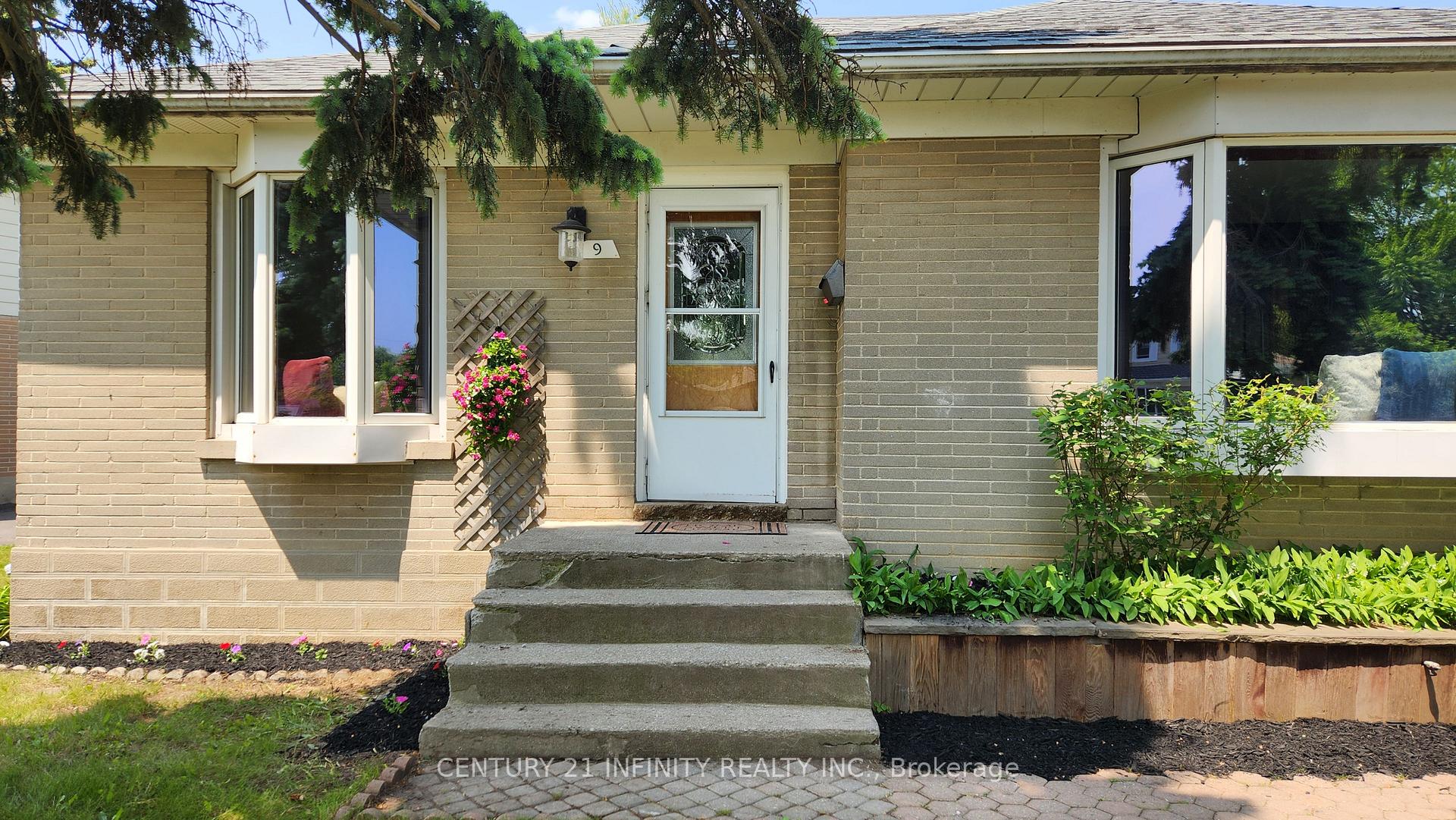 Photo 3 of 9 Forest Road, Ajax, South East — HOMEH