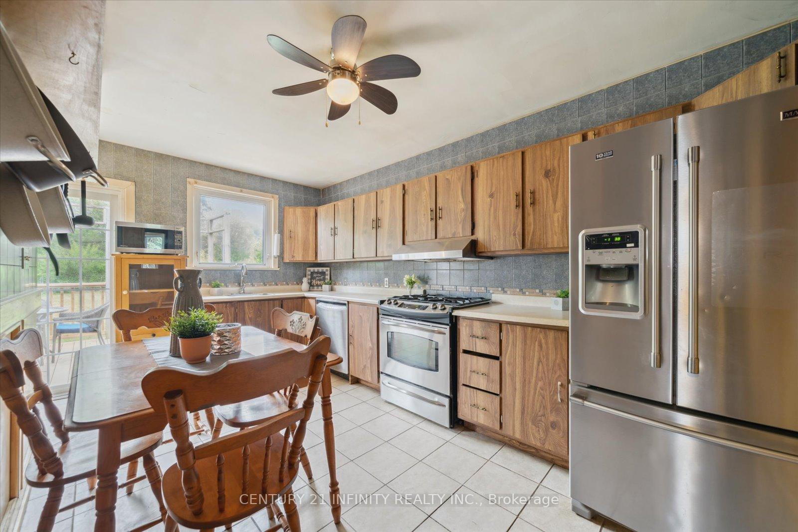Photo 5 of 9 Forest Road, Ajax, South East — HOMEH