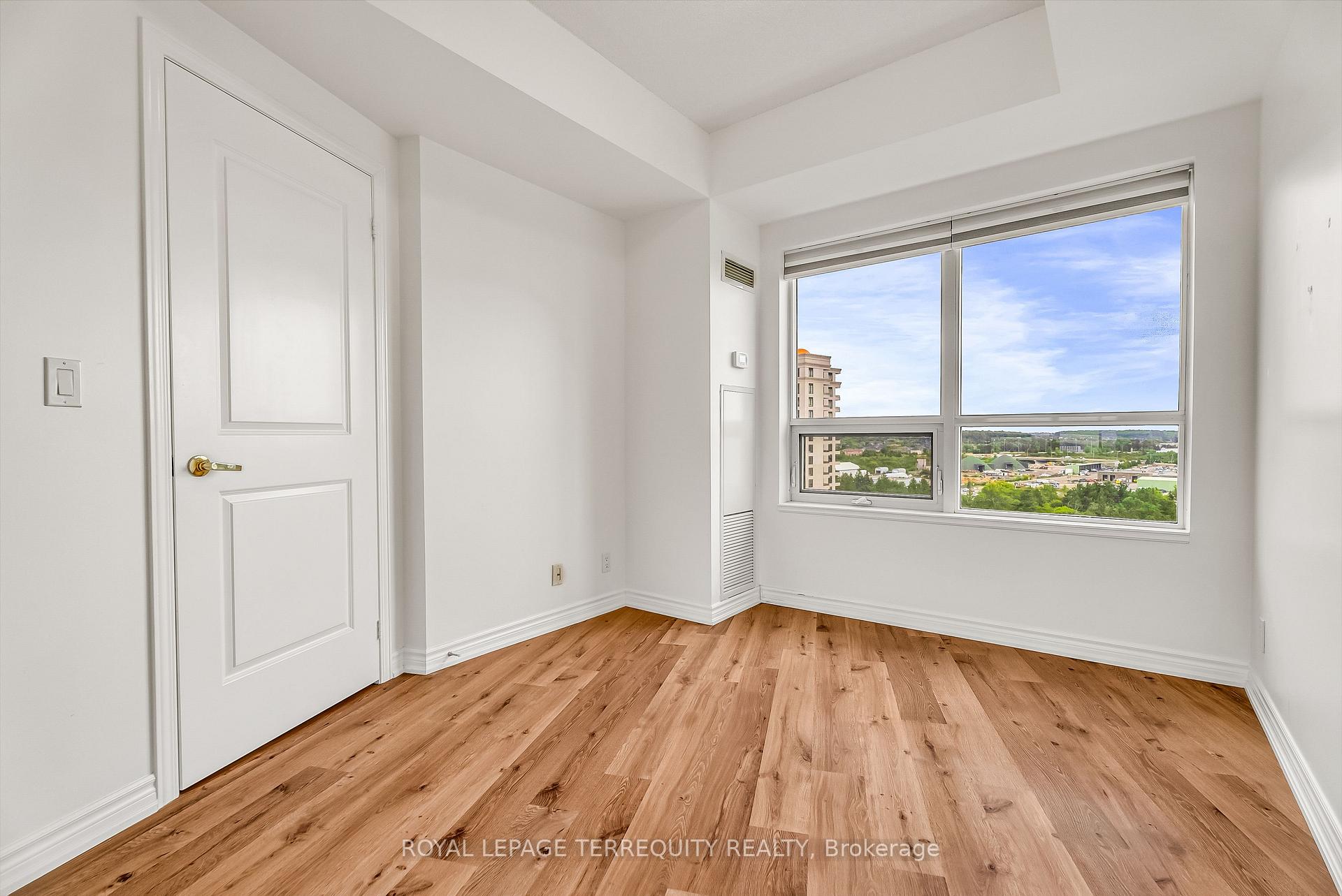Photo 43 of Unit 1409, 9225 Jane Street, Vaughan, Maple — HOMEH