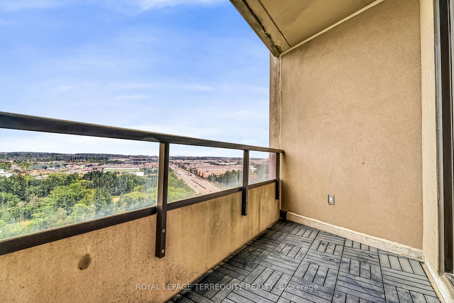 Photo 46 of Unit 1409, 9225 Jane Street, Vaughan, Maple — HOMEH
