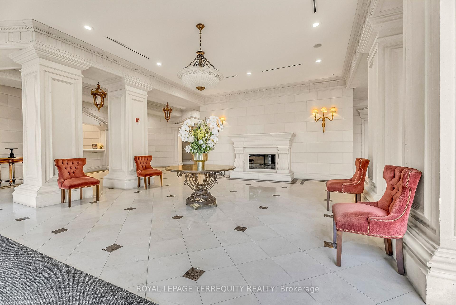 Photo 4 of Unit 1409, 9225 Jane Street, Vaughan, Maple — HOMEH