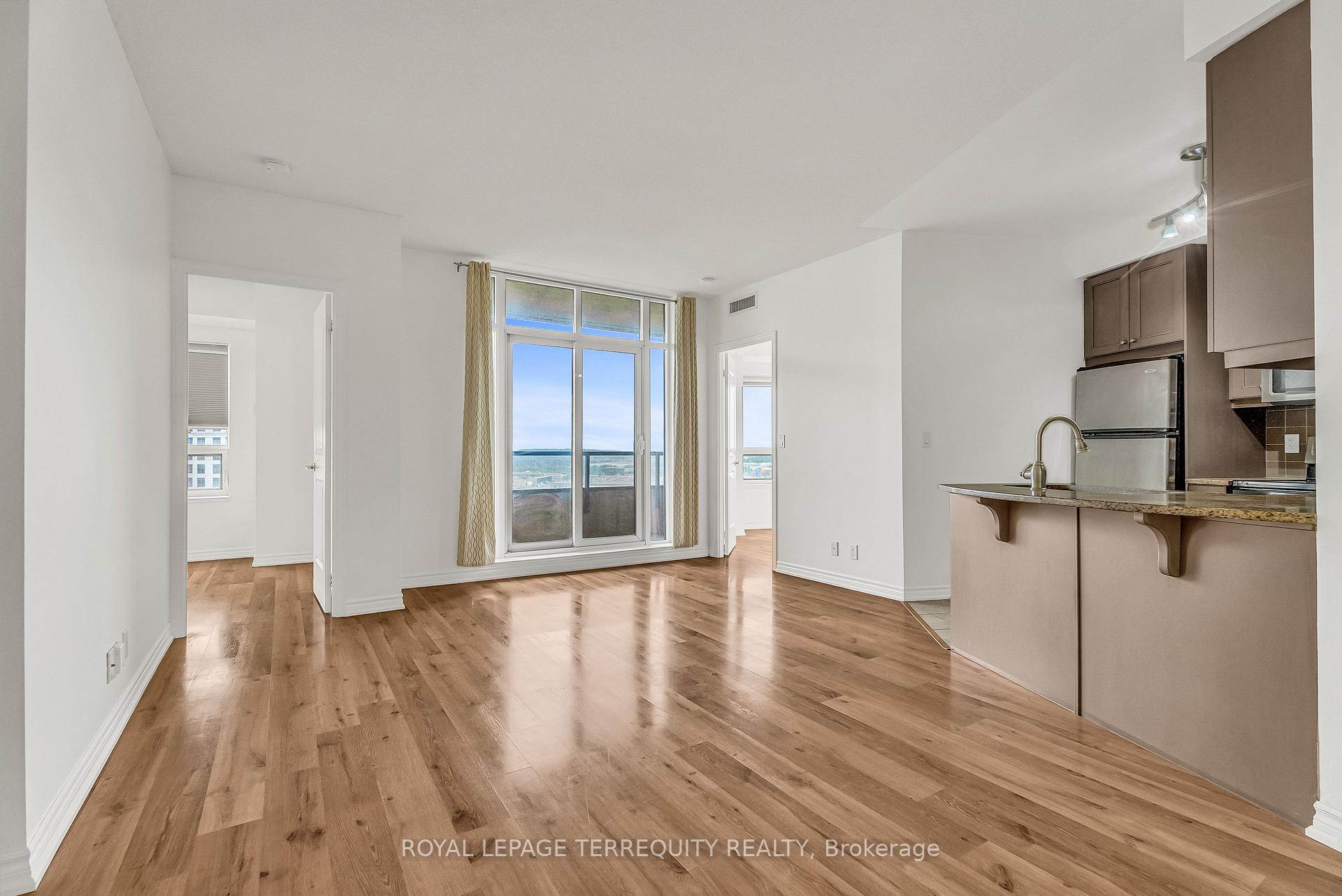 Photo 8 of Unit 1409, 9225 Jane Street, Vaughan, Maple — HOMEH