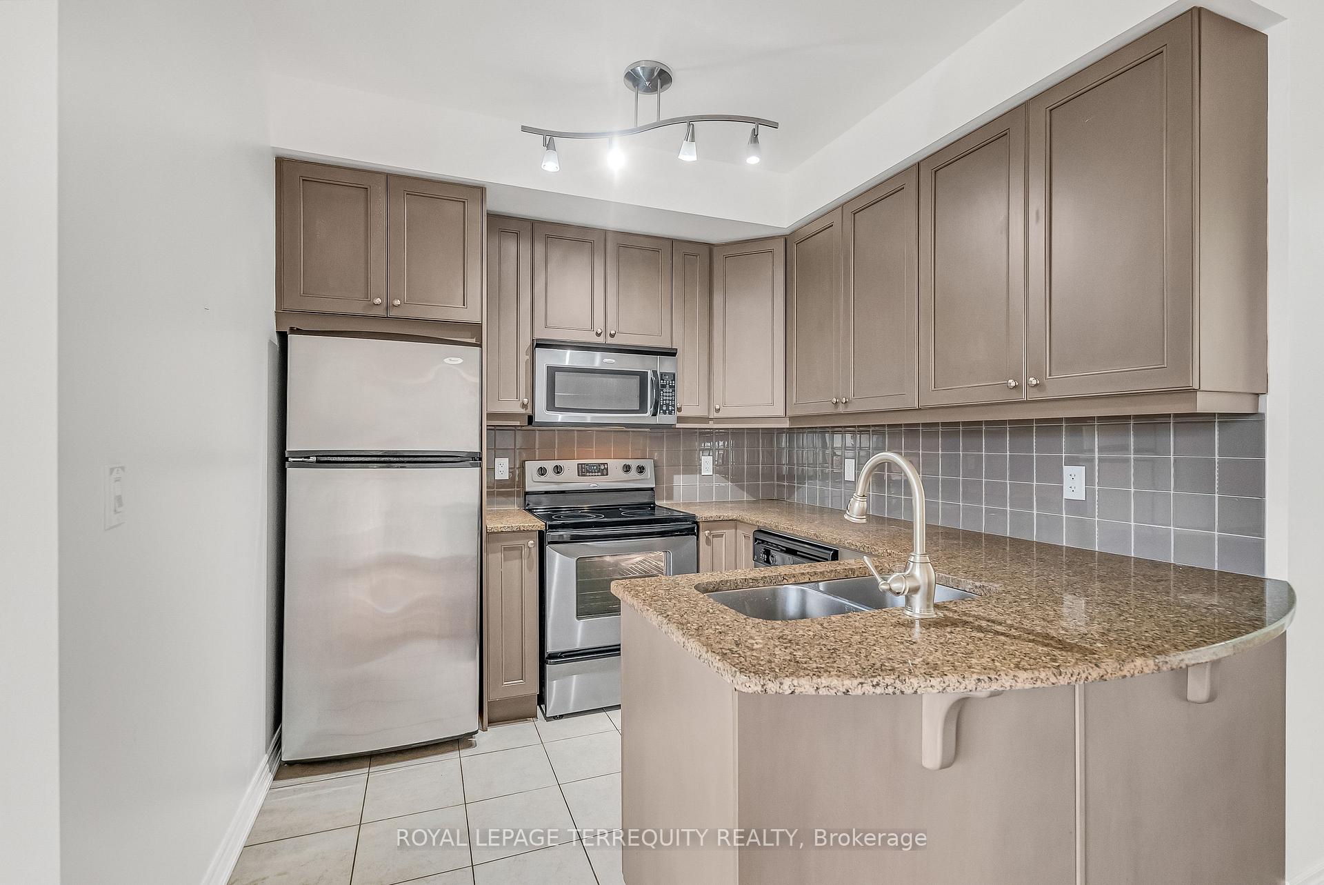 Photo 11 of Unit 1409, 9225 Jane Street, Vaughan, Maple — HOMEH