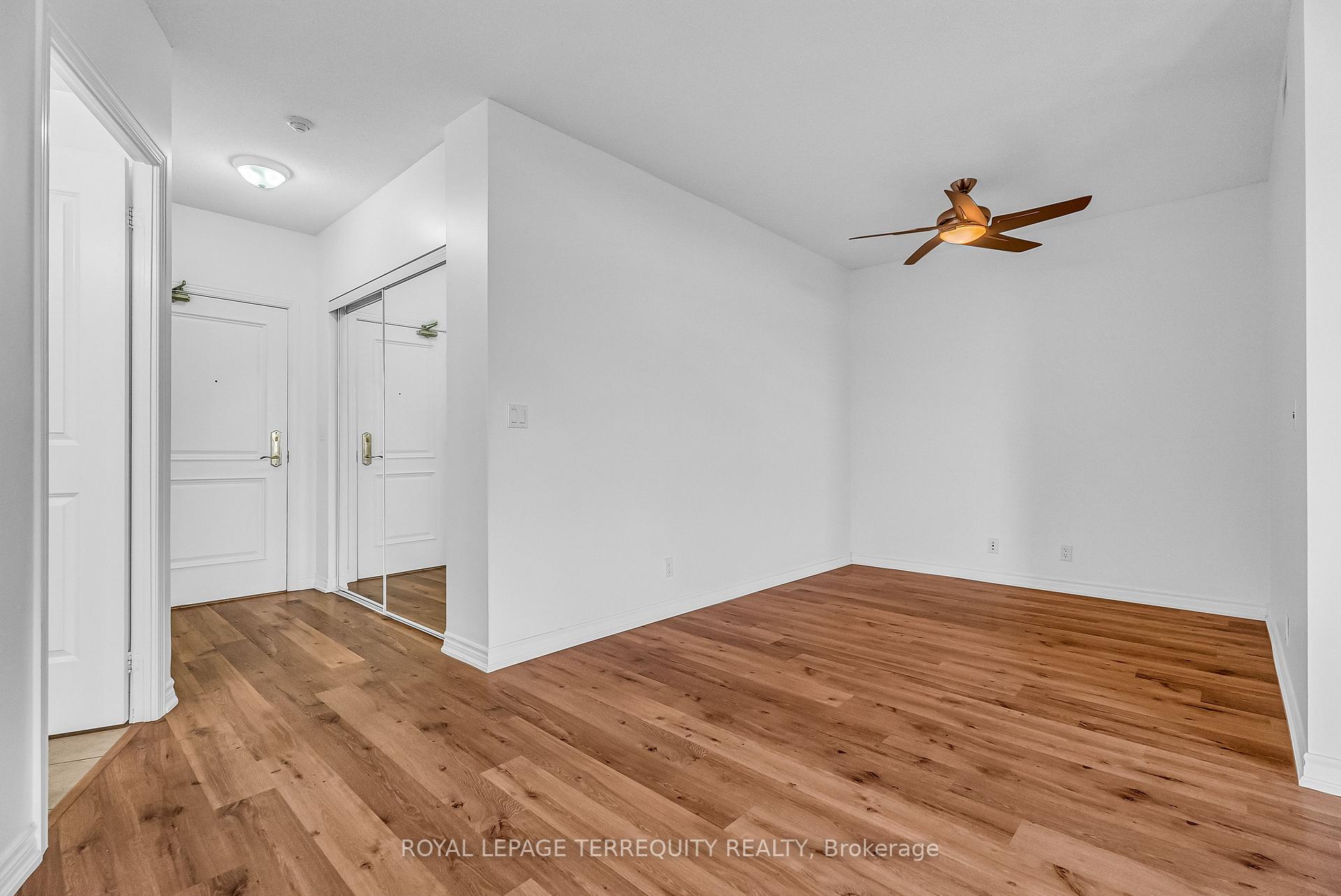 Photo 13 of Unit 1409, 9225 Jane Street, Vaughan, Maple — HOMEH