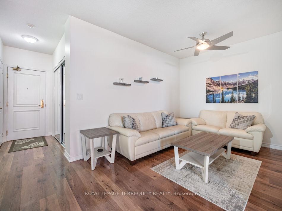 Photo 14 of Unit 1409, 9225 Jane Street, Vaughan, Maple — HOMEH