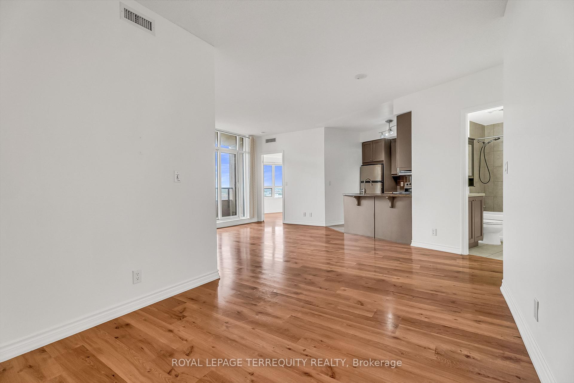 Photo 17 of Unit 1409, 9225 Jane Street, Vaughan, Maple — HOMEH