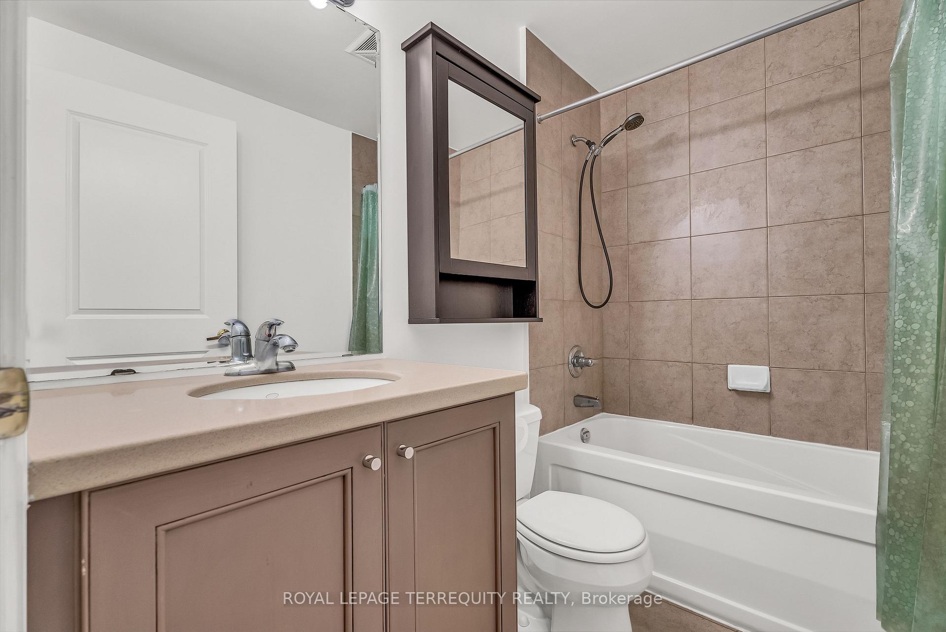 Photo 18 of Unit 1409, 9225 Jane Street, Vaughan, Maple — HOMEH