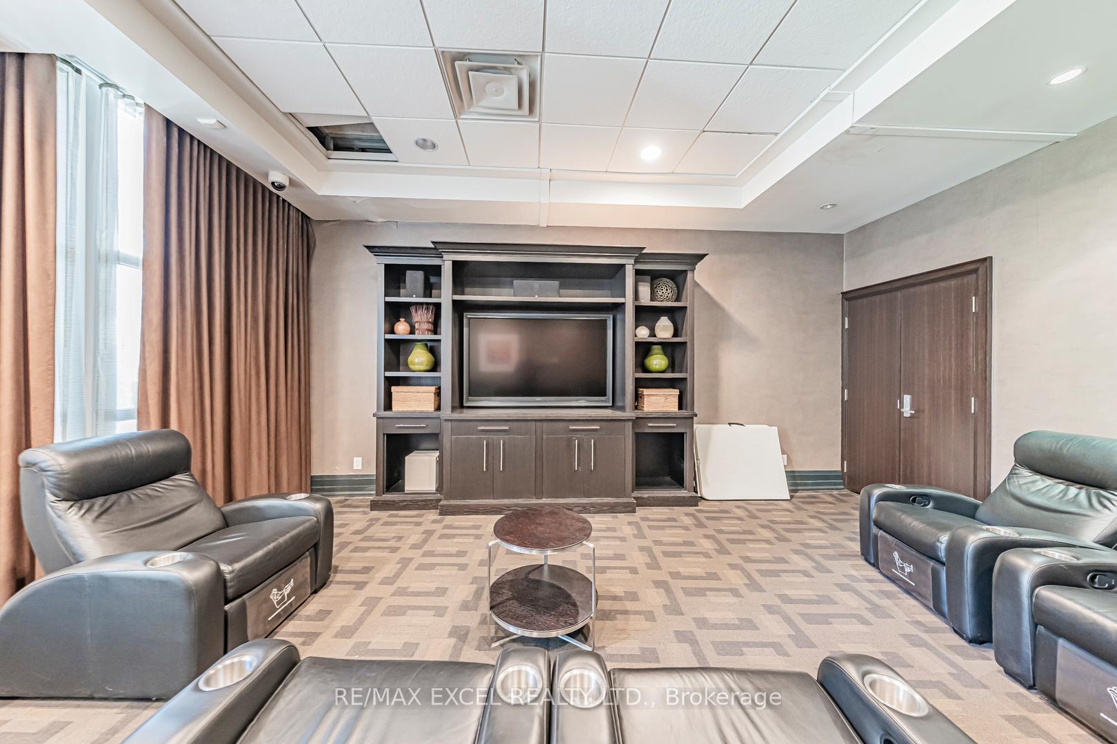 Photo 8 of Unit 110, 1 Upper Duke Crescent, Markham, Unionville — HOMEH