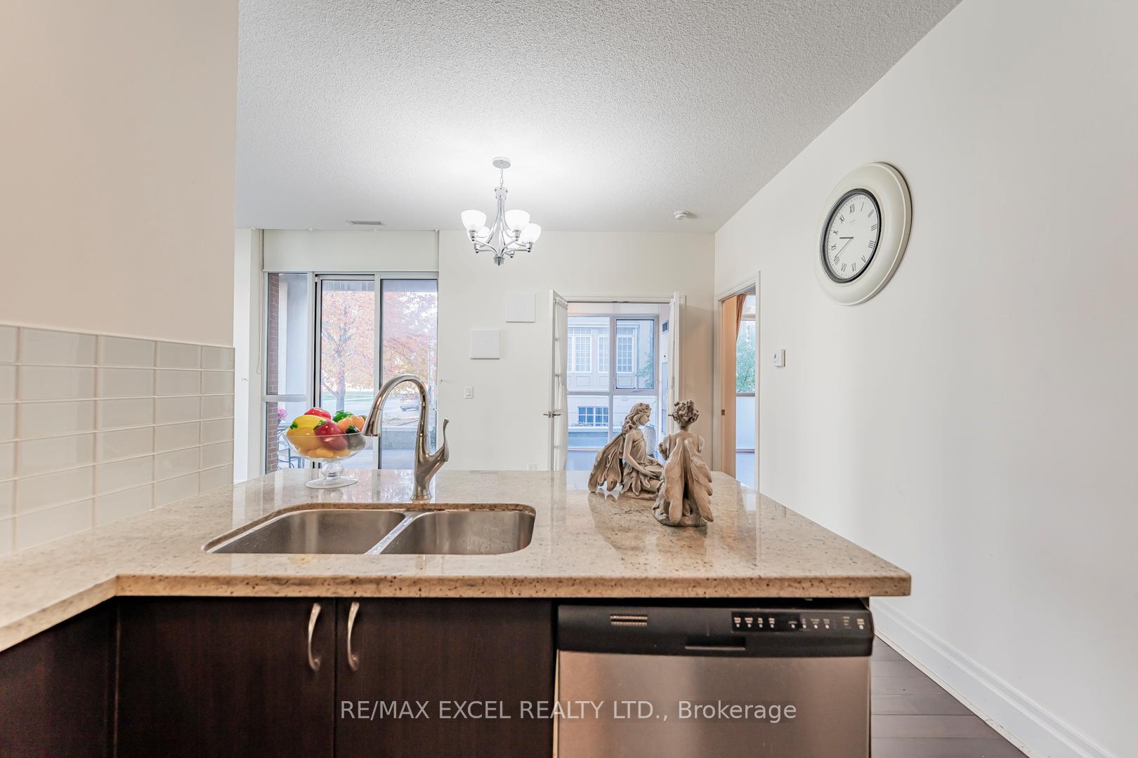 Photo 11 of Unit 110, 1 Upper Duke Crescent, Markham, Unionville — HOMEH
