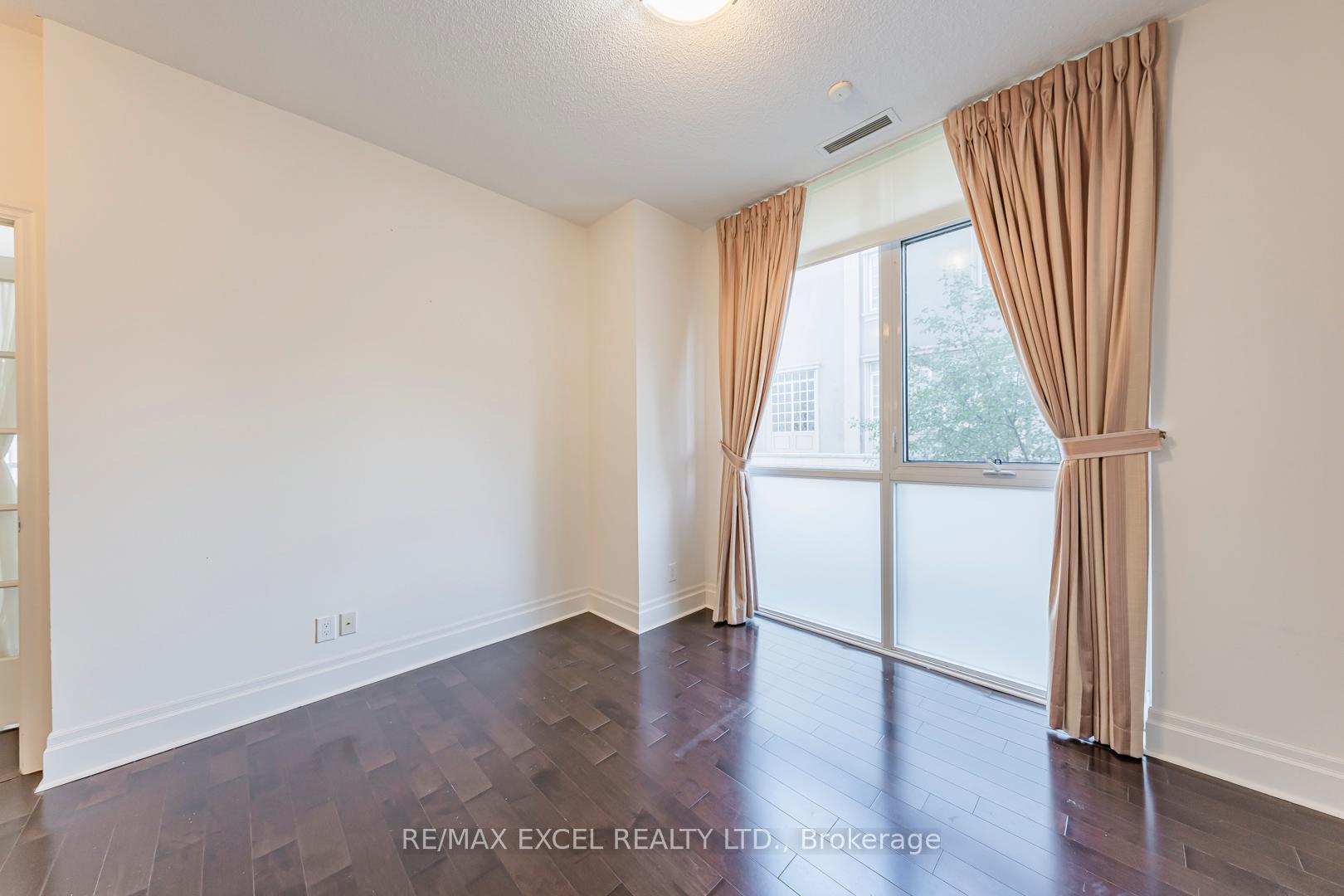 Photo 19 of Unit 110, 1 Upper Duke Crescent, Markham, Unionville — HOMEH