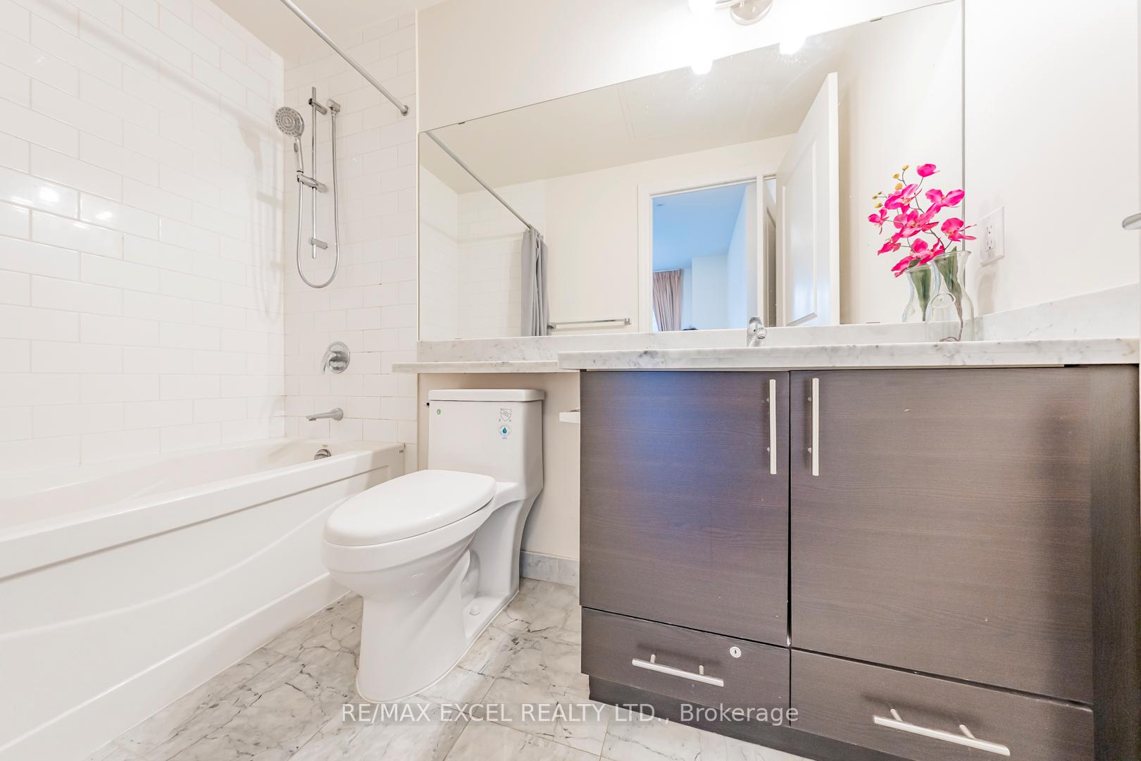 Photo 22 of Unit 110, 1 Upper Duke Crescent, Markham, Unionville — HOMEH