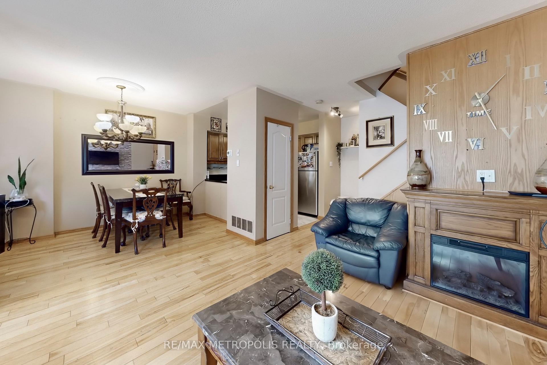Photo 10 of Unit 9, 735 New Westminster Drive, Vaughan, Brownridge — HOMEH