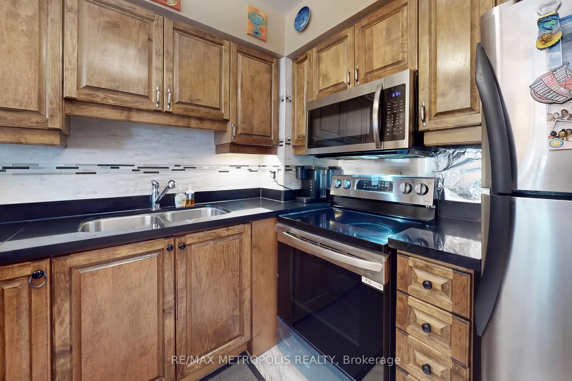 Photo 14 of Unit 9, 735 New Westminster Drive, Vaughan, Brownridge — HOMEH
