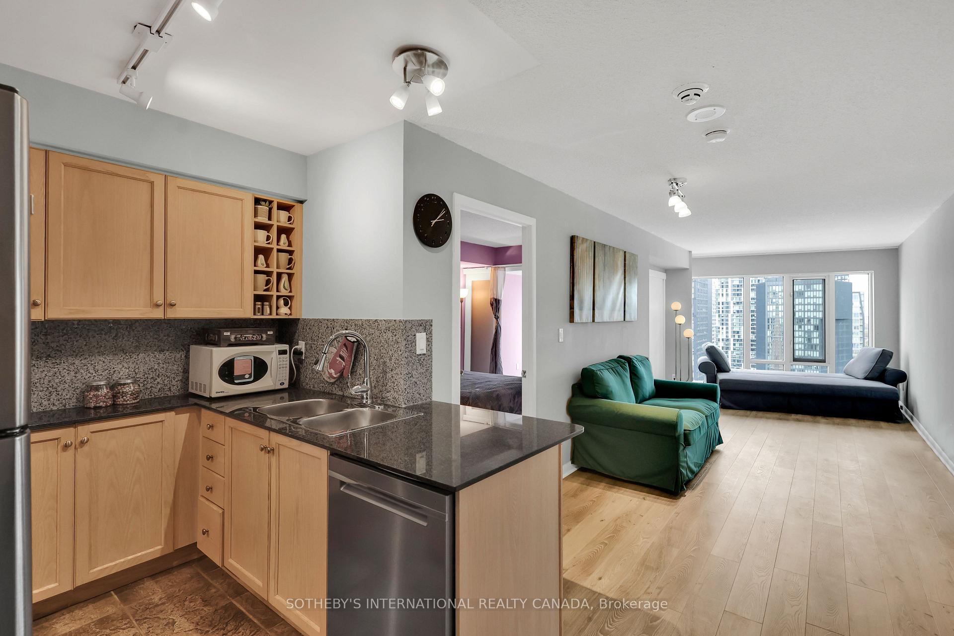 Photo 4 of Unit 2403, 210 Victoria Street, Toronto, Church-Yonge Corridor — HOMEH
