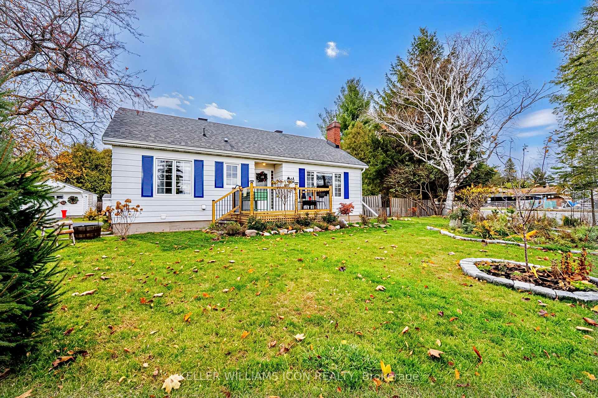 Photo 4 of 320 Donald B. Munro Drive, Ottawa, Carp — HOMEH