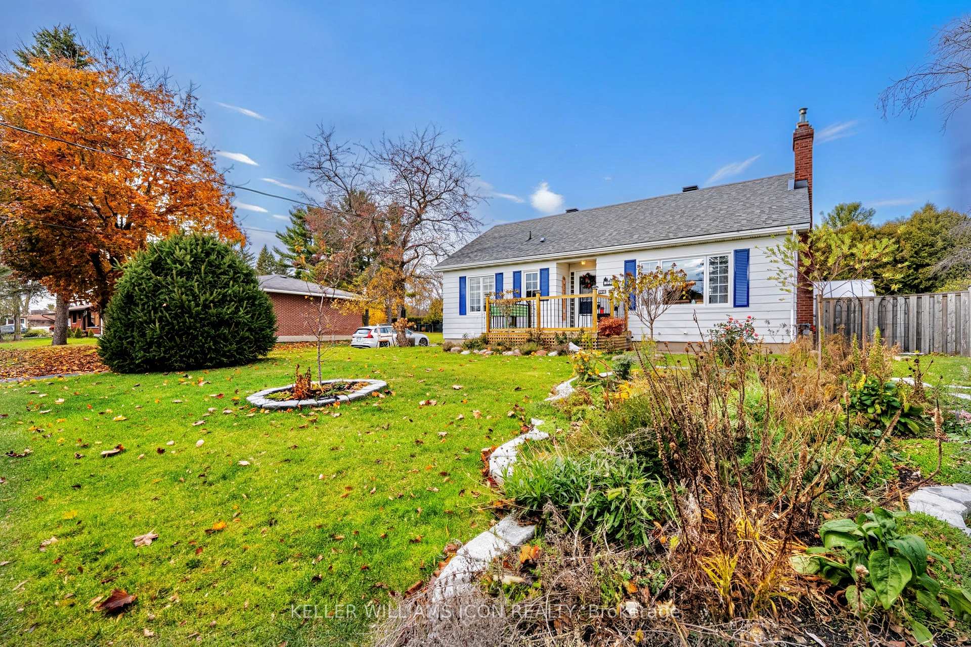 Photo 2 of 320 Donald B. Munro Drive, Ottawa, Carp — HOMEH
